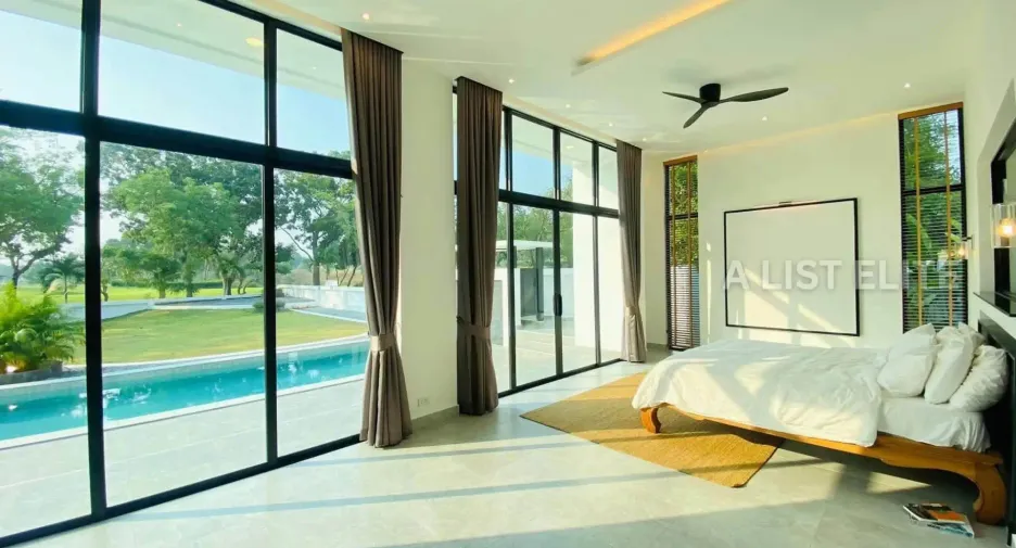 For rent 4 ベッドルーム house in Huay Yai, Pattaya