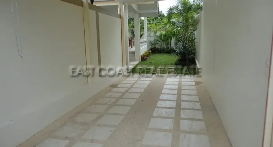 For rent 5 bedrooms house in Jomtien, Pattaya