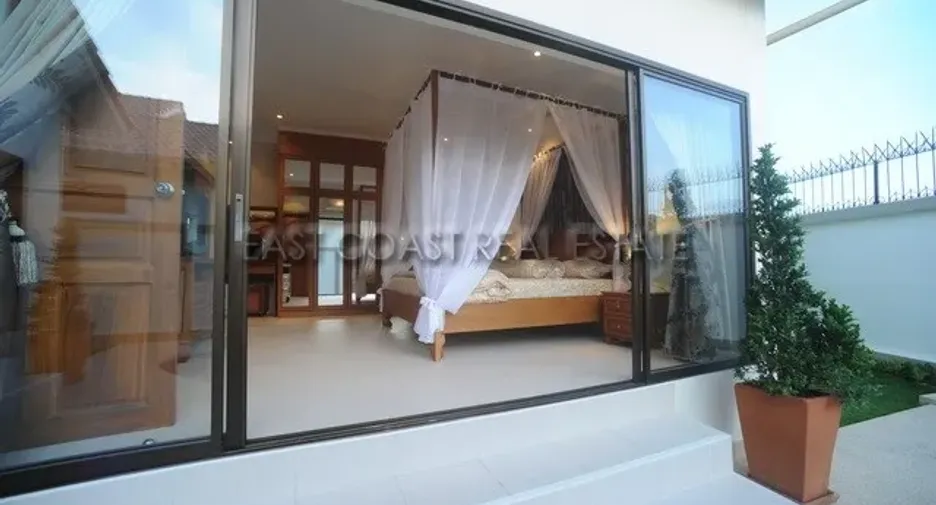 For rent 5 bedrooms house in Jomtien, Pattaya