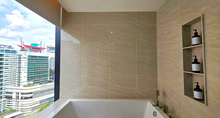 For rent 4 ベッドルーム condo in Khlong Toei, Bangkok