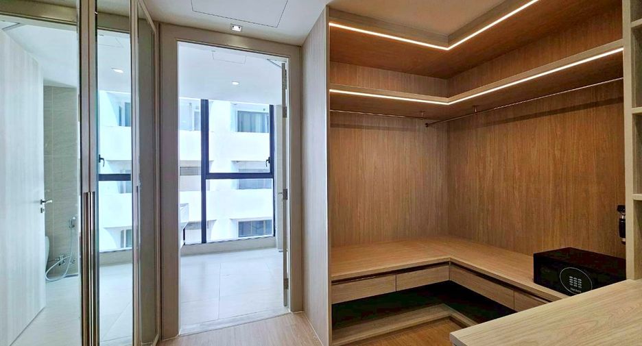 For rent 4 ベッドルーム condo in Khlong Toei, Bangkok