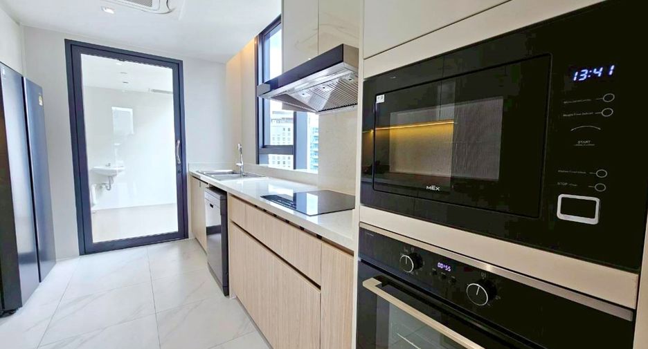 For rent 4 ベッドルーム condo in Khlong Toei, Bangkok