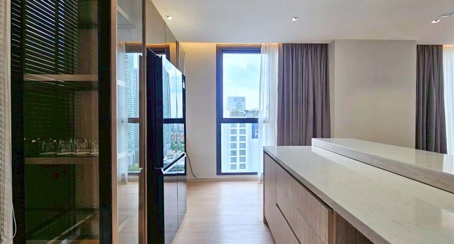 For rent 4 ベッドルーム condo in Khlong Toei, Bangkok