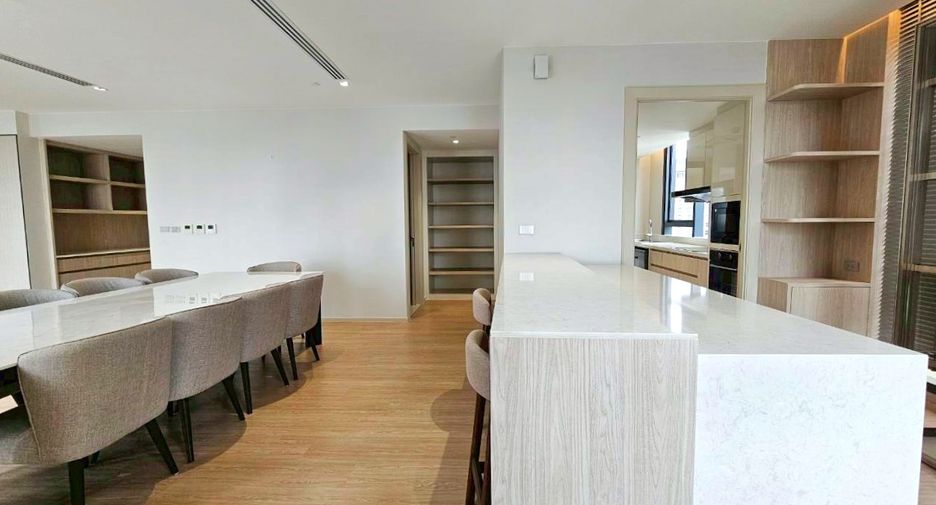 For rent 4 ベッドルーム condo in Khlong Toei, Bangkok