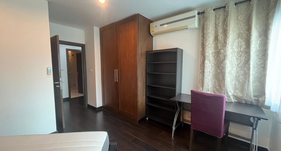 For rent 2 bedrooms condo in Sathon, Bangkok