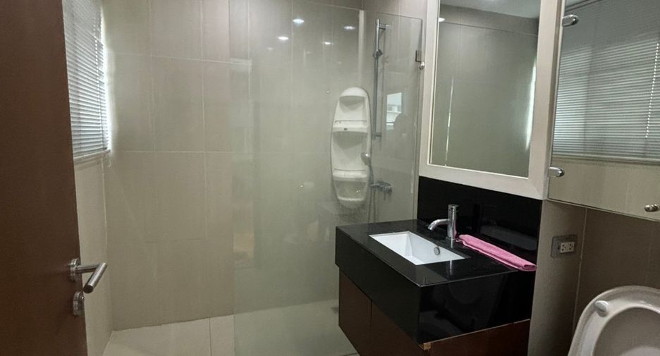 For rent 2 bedrooms condo in Sathon, Bangkok