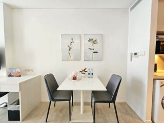 Wohnung zur Miete mit Studio in Watthana, Bangkok
