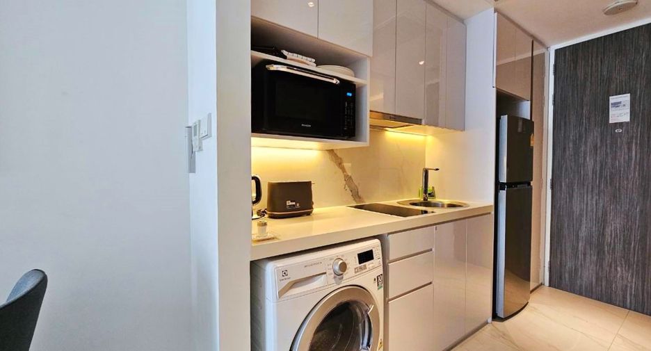 Wohnung zur Miete mit Studio in Watthana, Bangkok