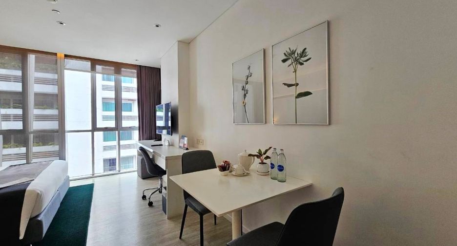 Wohnung zur Miete mit Studio in Watthana, Bangkok
