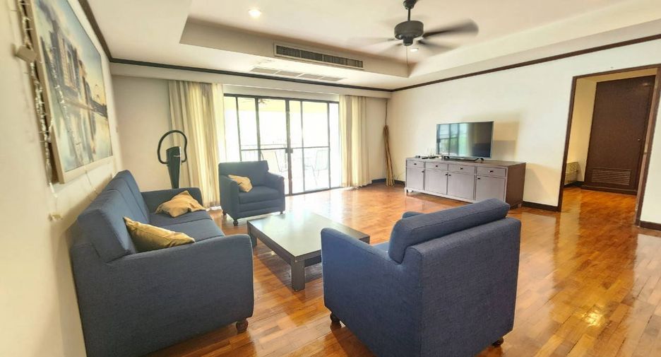 For rent 3 bedrooms condo in Khlong Toei, Bangkok