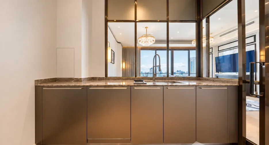 For sale 3 bedrooms condo in Khlong San, Bangkok