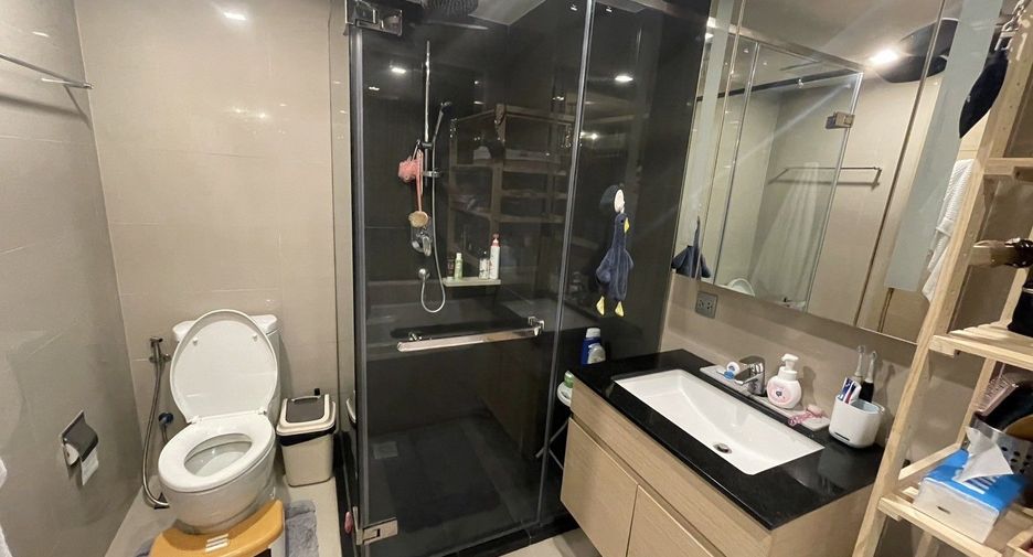 For rent 1 bed condo in Watthana, Bangkok