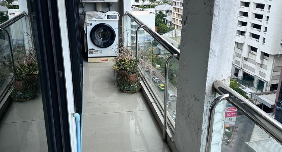 For rent 2 bedrooms condo in Watthana, Bangkok