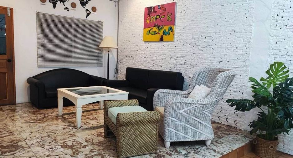 For rent 3 bedrooms townhouse in Wang Thonglang, Bangkok