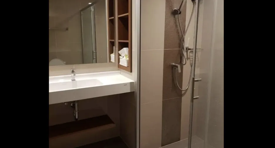 For rent 1 bed condo in Phaya Thai, Bangkok