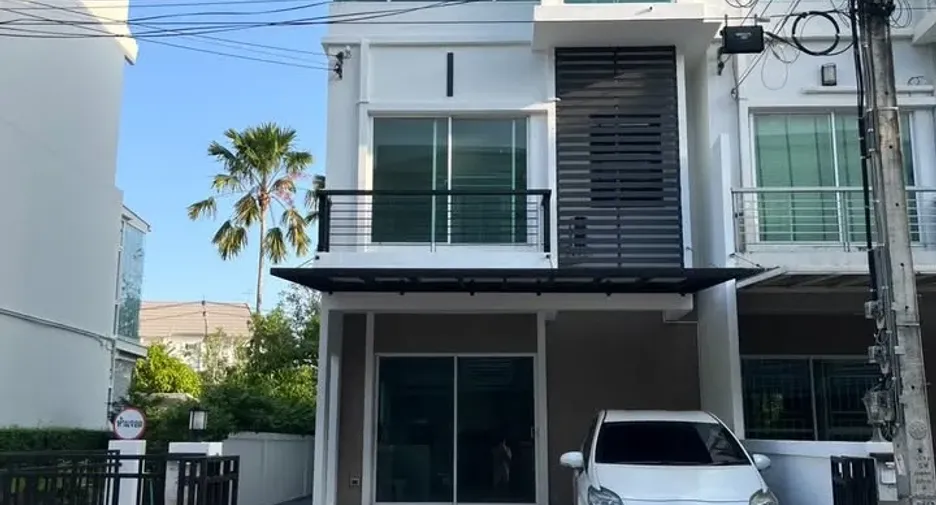 For rent 4 bedrooms townhouse in Prawet, Bangkok