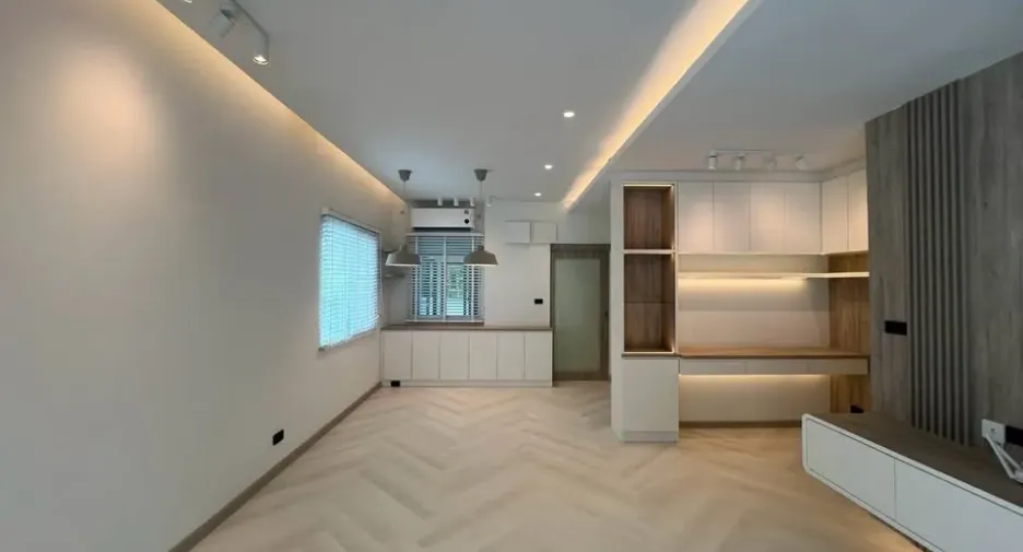 For rent 4 bedrooms townhouse in Prawet, Bangkok