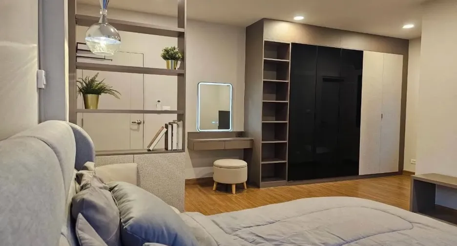 For rent and for sale 4 bedrooms house in Bang Phli, Samut Prakan