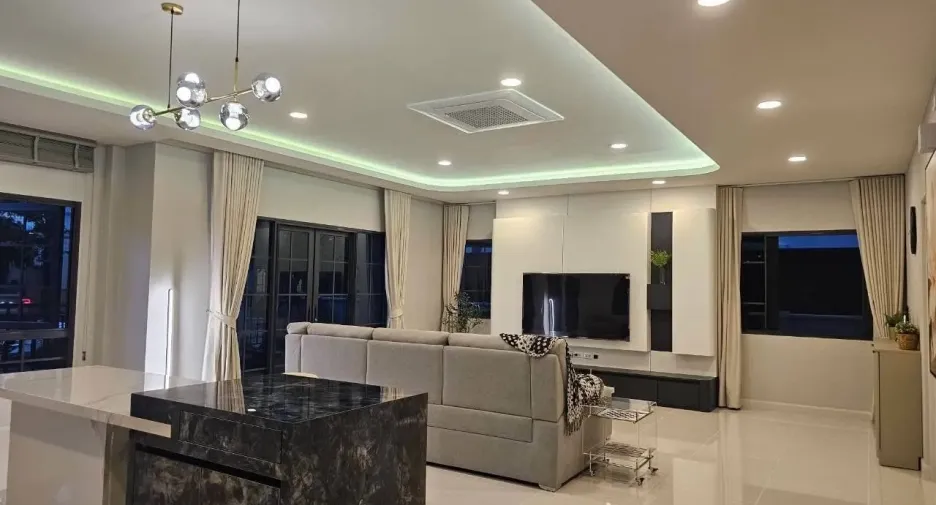 For rent and for sale 4 bedrooms house in Bang Phli, Samut Prakan