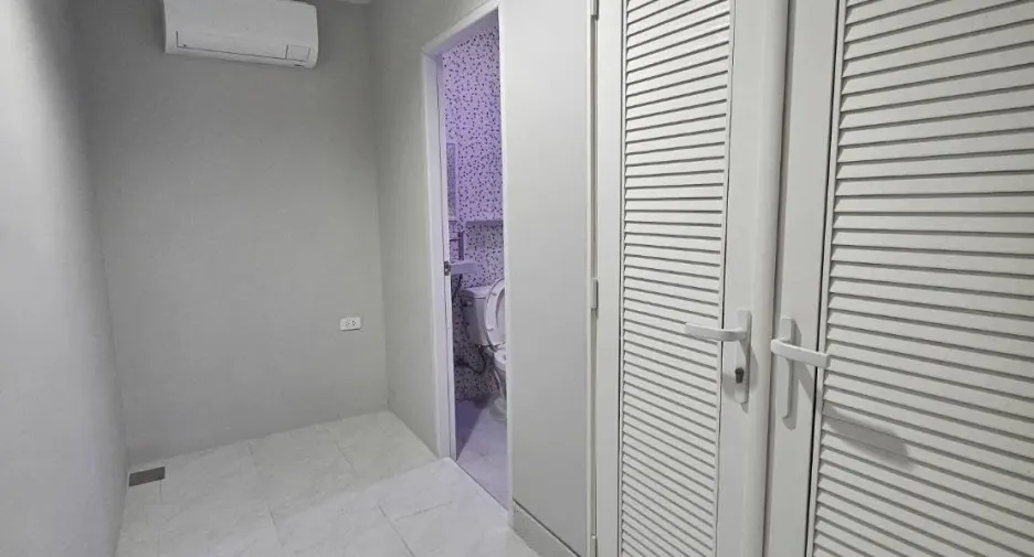 For rent and for sale 4 bedrooms house in Bang Phli, Samut Prakan