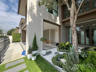 For rent and for sale 4 bedrooms house in Bang Kapi, Bangkok