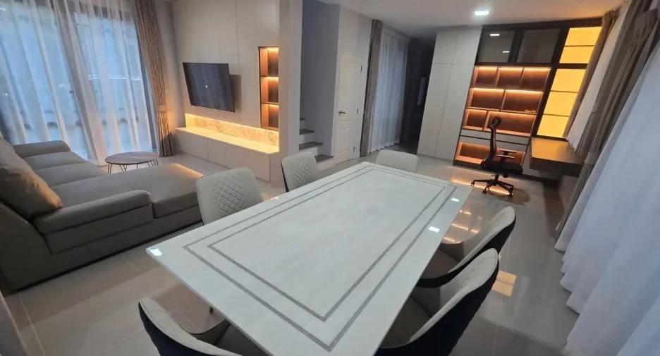Haus zur Miete mit 3 Zimmer in Bang Phli, Samut Prakan