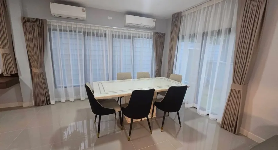 Haus zur Miete mit 3 Zimmer in Bang Phli, Samut Prakan