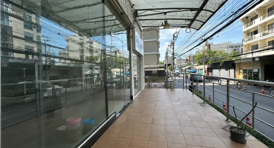 Local comercial en alquiler en Khlong Toei, Bangkok