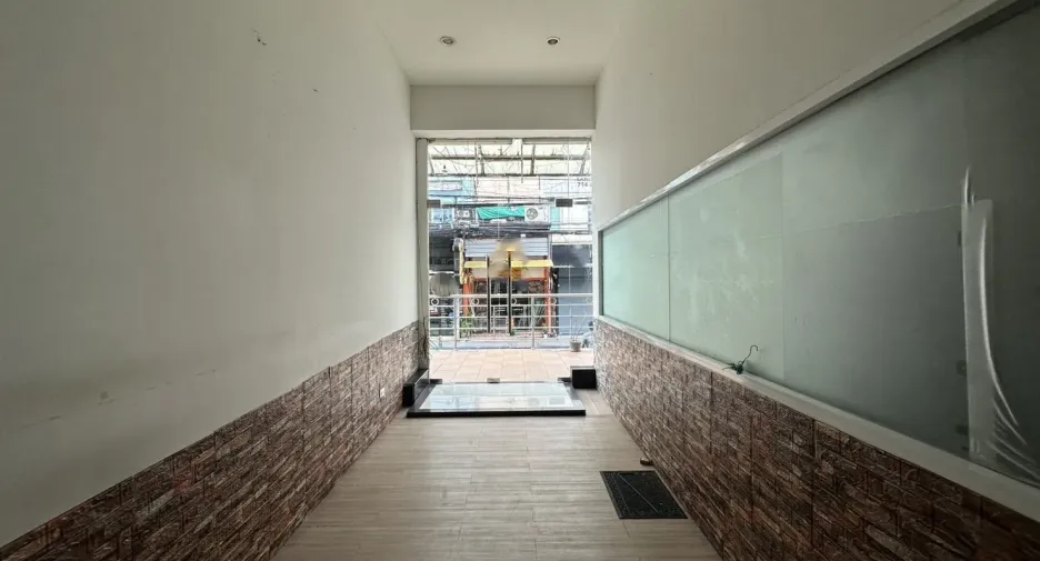 Local comercial en alquiler en Khlong Toei, Bangkok