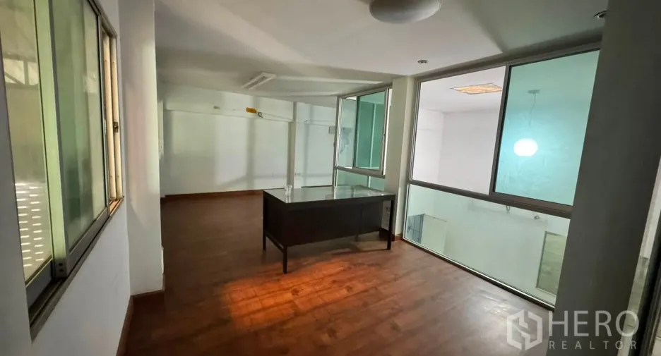 For rent warehouse in Bang Khen, Bangkok