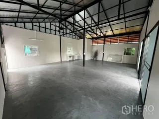 For rent warehouse in Suan Luang, Bangkok