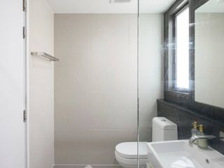 For sale 2 bedrooms condo in Phaya Thai, Bangkok