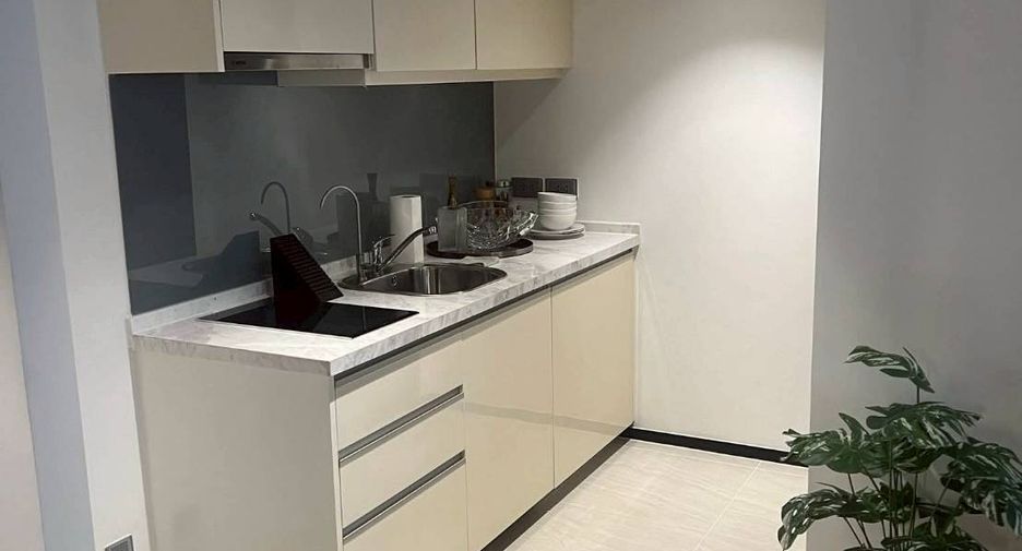 For rent 1 bed condo in Pathum Wan, Bangkok