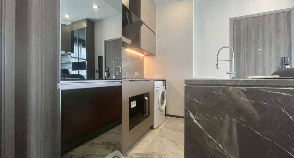 For rent 2 bedrooms condo in Ratchathewi, Bangkok