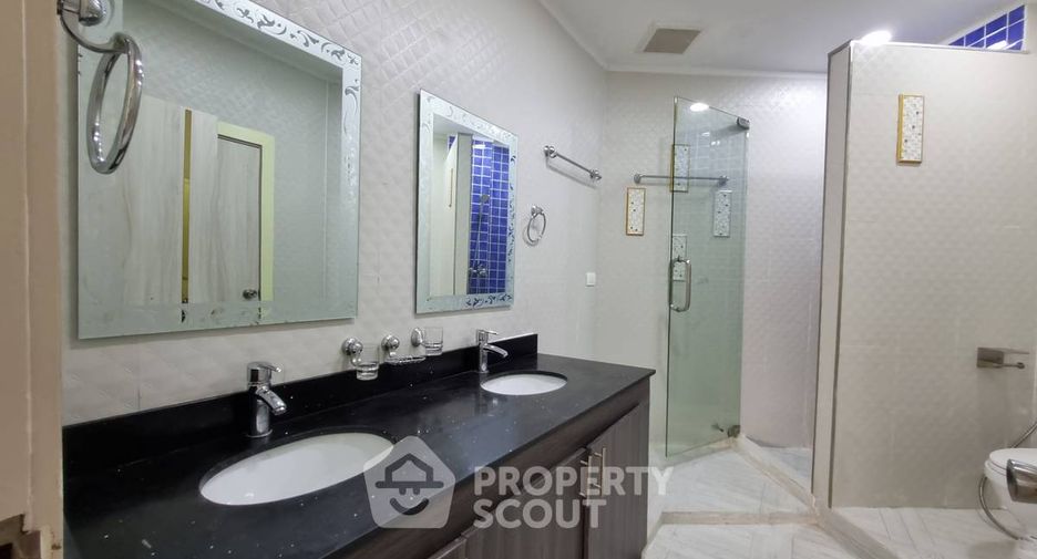 For rent 2 ベッドルーム condo in Khlong Toei, Bangkok
