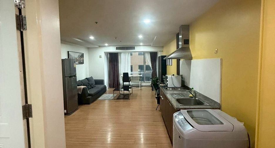 For rent 1 bed condo in Khlong Toei, Bangkok