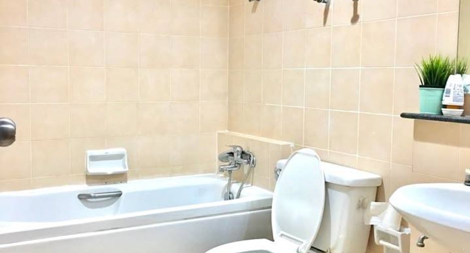 For rent 2 bedrooms condo in Khlong Toei, Bangkok