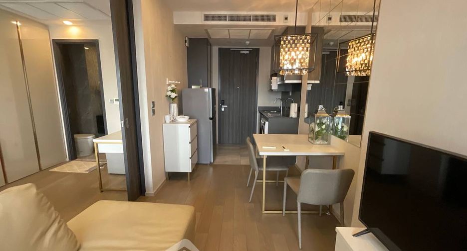 Condo en alquiler de 1 habitaciones en Khlong Toei, Bangkok