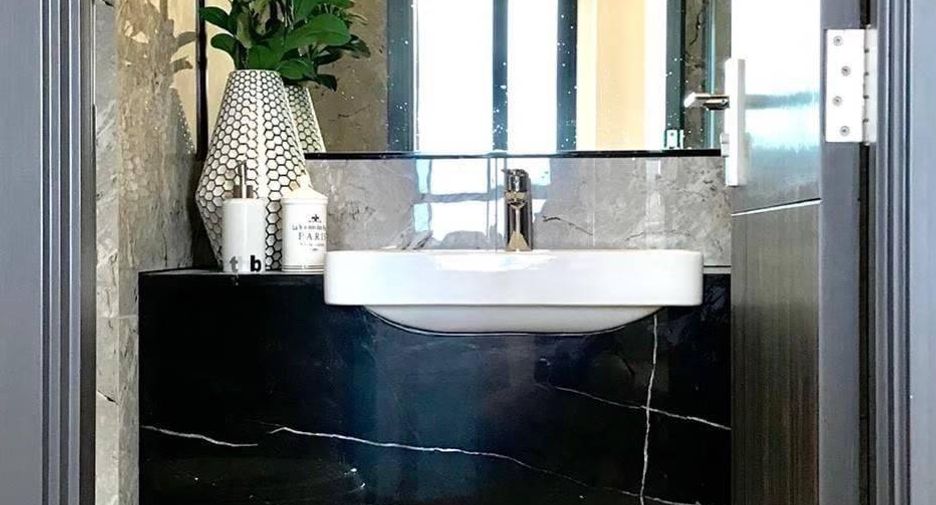 Condo en alquiler de 1 habitaciones en Khlong Toei, Bangkok