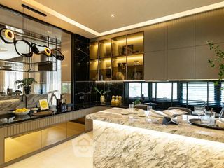For sale 5 bedrooms house in Thawi Watthana, Bangkok