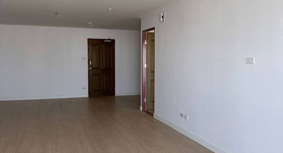 For sale 1 bed condo in Khlong San, Bangkok
