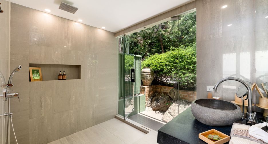 For sale 4 bedrooms villa in Ko Samui, Surat Thani