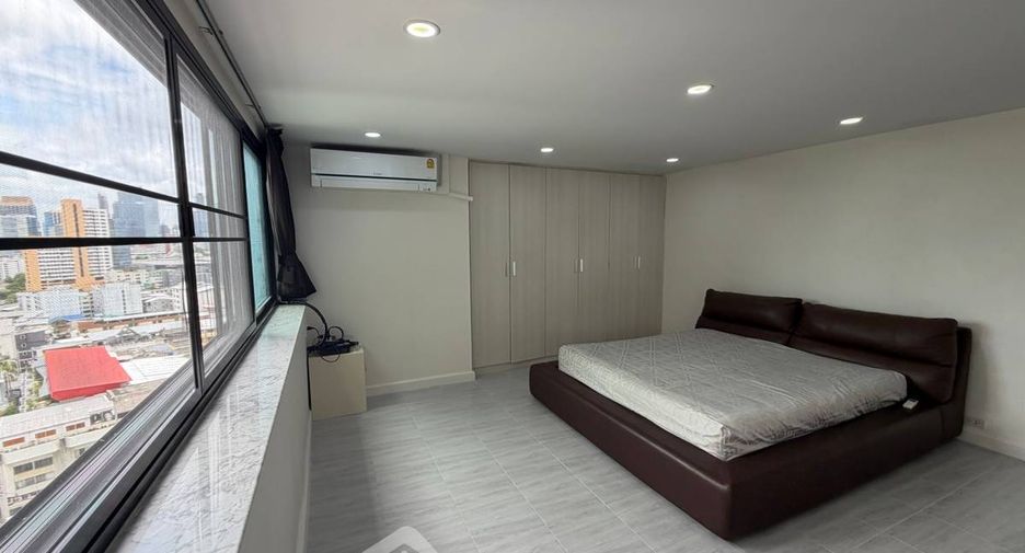 For sale 3 ベッドルーム condo in Khlong Toei, Bangkok