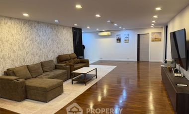 For sale 3 ベッドルーム condo in Khlong Toei, Bangkok