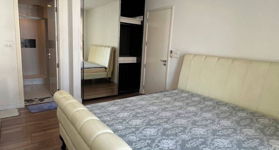 For sale 2 bedrooms condo in Phra Khanong, Bangkok