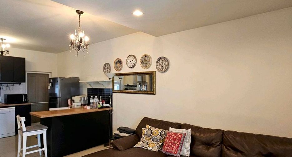 For rent and for sale 3 bedrooms townhouse in Prawet, Bangkok