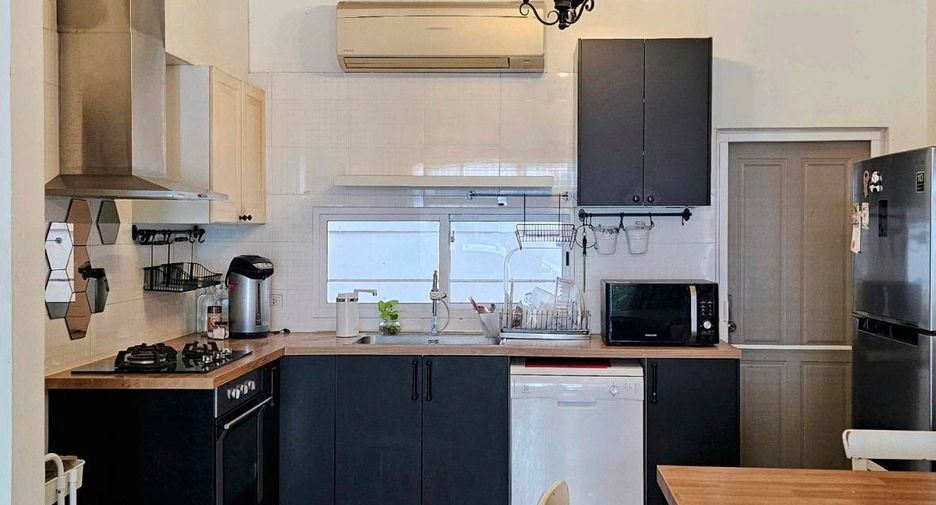 For rent and for sale 3 bedrooms townhouse in Prawet, Bangkok