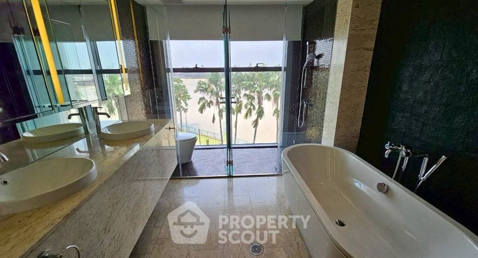 Condo en venta de 3 habitaciones en Yan Nawa, Bangkok