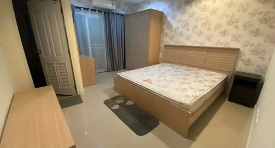 For rent 2 bedrooms townhouse in Mueang Chiang Mai, Chiang Mai