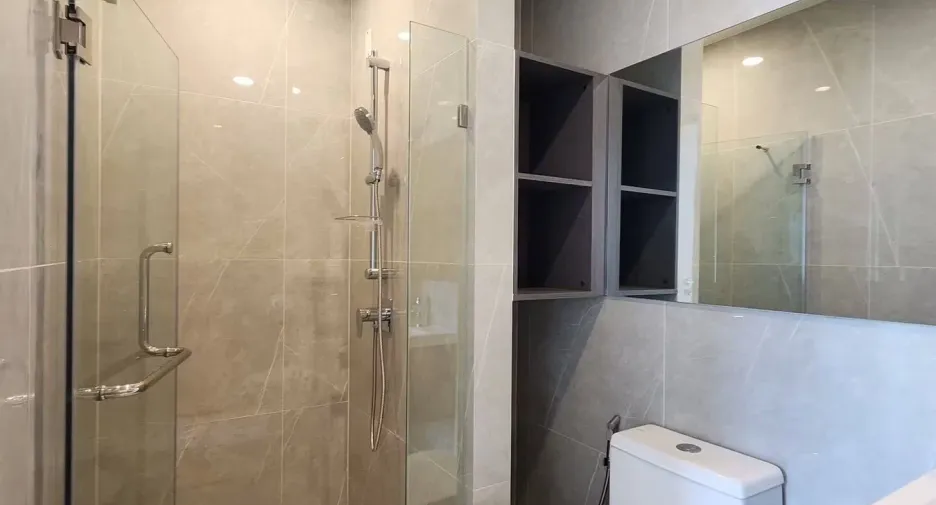 For rent 1 bed condo in Huai Khwang, Bangkok
